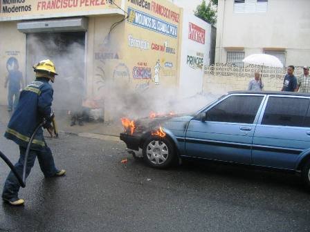 Carro Incendiado en Moca